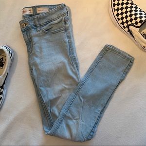 hollister super skinny light blue jeans low rise